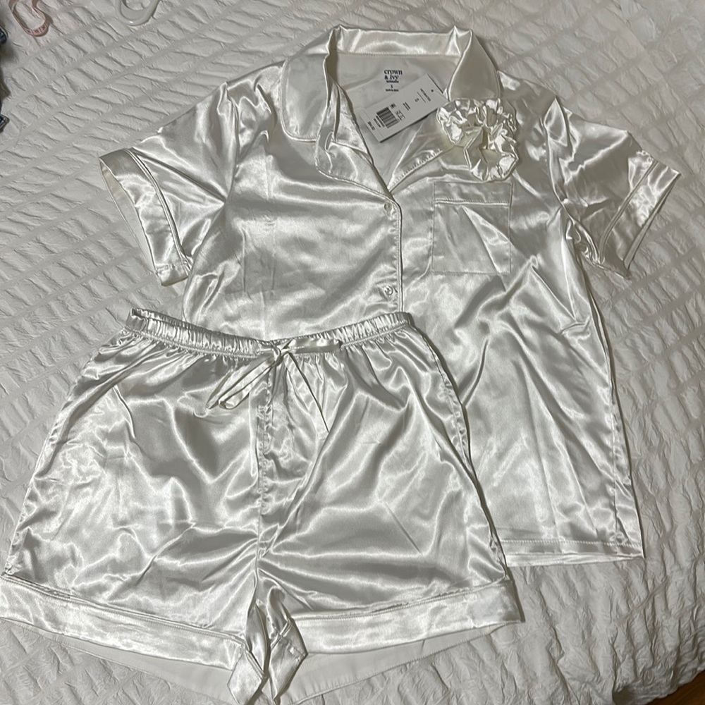 NWT Crown & Ivy White Silky Intimates Bridal Set - Size Small
